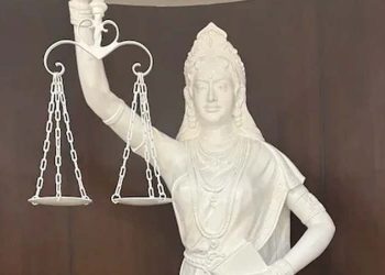 অন্ধ ৰূপত আৰু দেখা নাযাব ন্যায়ৰ দেৱীক! উচ্চতম ন্যায়ালয়ত সলনি হ’ল ‘ষ্টেচু অৱ লেডী জাষ্টিছ’