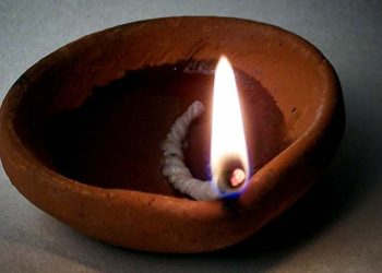 অসমৰ মৃৎশিল্পীৰ কৃতকাৰ্যতা!অসমৰ পৰা অযোধ্যালৈ প্ৰায় ২ লাখ মাটিৰ চাকি ৰপ্তানি