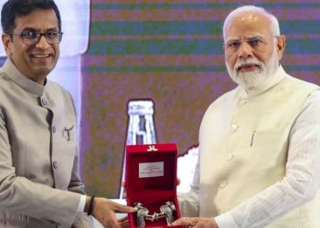 চৰকাৰী মুৰব্বীৰ সৈতে ন্যায়াধীশৰ সাক্ষাতৰ অৰ্থ এইটো নহয় যে কোনো চুক্তি হৈছে: ডিৱাই চন্দ্ৰচূড়