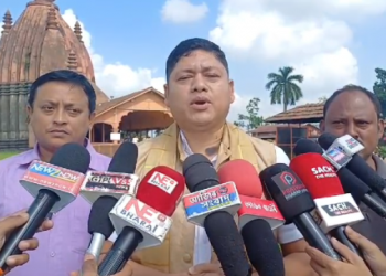 গমধৰ কোঁৱৰক ভাৰতৰ প্ৰথম স্বাধীনতা সেনানী হিচাপে ঘোষণাৰ দাবী টাইপাৰ