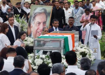 পঞ্চভূত বিলীন হ’ল ৰতন টাটা : ৰাজ্যিক মৰ্যাদাৰে পাৰ্ছী ৰীতি-নীতি অনুসৰি সম্পন্ন হ’ল অন্ত্যেষ্টিক্ৰিয়া