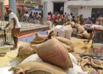 বিনামূলীয়া ৰেচনৰ হৰলুকি! প্ৰায় ৭০ হাজাৰ কোটি টকাৰ ক্ষতি, দেশজুৰি কেন্দ্ৰীয় প্ৰকল্পত দুৰ্নীতি
