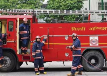 পোহৰৰ উৎসৱত জ্বলিল ৰাজধানী : দিল্লীৰ ৩২০ টা স্থানত অগ্নিকাণ্ড