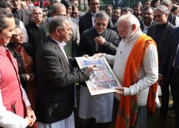 খ্ৰীষ্টানসকলৰ ওপৰত ক্ৰমাৎ বৃদ্ধি পোৱা অত্যাচাৰৰ মাজতে বৰদিনৰ অনুষ্ঠানত মোদীৰ উপস্থিতিক লৈ আলোচনা