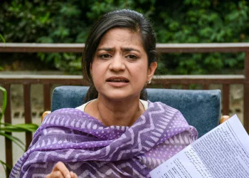 ‘হিন্দুত্ব এক ব্যাধি’ : ৩ শিশুক ‘জয় শ্ৰী ৰাম’ ক’বলৈ বাধ্য কৰাৰ পাছত ইলটিজা মুফটিৰ মন্তব্য
