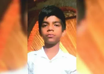 বয়স মাত্ৰ ১৪! স্কুলত ক্ৰীড়া অনুশীলনৰ সময়ত দৌৰি থাকোঁতেই কিশোৰৰ কৰুণ মৃত্যু
