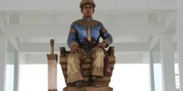আজি অসম দিৱস! বৰ অসমৰ ভেটি গঢ়োতা স্বর্গদেউ চাওলুং চুকাফাক স্মৰণ কৰিছে অসমবাসীয়ে