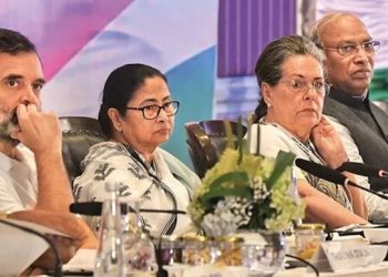 ‘ইণ্ডিয়া’ গোটৰ মুৰব্বী হিচাপে চৰ্চাত মমতা বেনাৰ্জী! সমাজবাদী পাৰ্টীৰ সমৰ্থন, কংগ্ৰেছৰ বিৰোধিতা