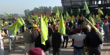 কৃষকৰ দিল্লীলৈ পদযাত্ৰাৰ সময়ত কঠোৰ আৰক্ষী! কন্দুৱা গেছ, পানীৰ ব্যৱহাৰ কৰি স্তব্ধ কৰাৰ চেষ্টা