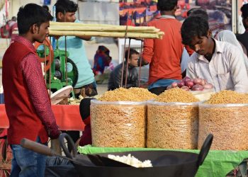 প্ৰধানমন্ত্ৰী স্বনিধি আঁচনিৰ দ্বাৰা পথৰ ব্যৱসায়ীক ১৩,৪২২ কোটি টকাৰ ঋণ প্ৰদান চৰকাৰৰ