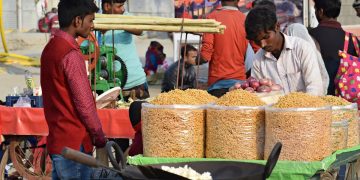 প্ৰধানমন্ত্ৰী স্বনিধি আঁচনিৰ দ্বাৰা পথৰ ব্যৱসায়ীক ১৩,৪২২ কোটি টকাৰ ঋণ প্ৰদান চৰকাৰৰ