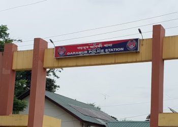 মাজুলীত ৰহস্যজনকভাৱে জুইৰ লেলিহান শিখাই আগুৰি ধৰিলে আৰক্ষীৰ বাহন