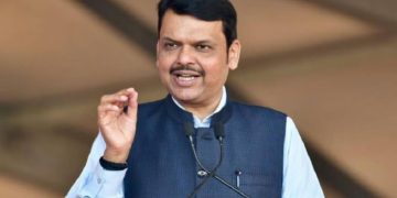 সৰিয়হৰ ডলিতে ভূত : মহাৰাষ্ট্ৰত মুখ্যমন্ত্ৰীৰ শপত গ্ৰহণ অনুষ্ঠানতেই চোৰৰ উপদ্ৰব
