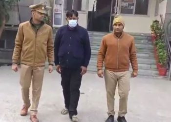 শিক্ষয়িত্ৰীৰ শৌচাগাৰত গোপন কেমেৰাৰে চোৰাংচোৱাগিৰি! বিদ্যালয়ৰ স্বত্বাধিকাৰীক গ্ৰেপ্তাৰ