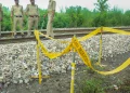 বন্দে ভাৰত ট্ৰেইনৰ সন্মুখত জপিয়ালে ১৫ বছৰীয়া কিশোৰীয়ে! ব্ৰেক মাৰিও প্ৰাণ বচাব নোৱাৰিলে চালকে