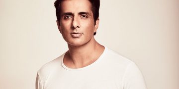 আদালতৰ ৰোষত অভিনেতা ছনু সূদ! জামিন বিহীন গ্ৰেপ্তাৰী পৰোৱানা জাৰি