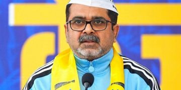 শিক্ষকতা এৰি ৰাজনীতিলৈ যোৱাটোৱে হৈ পৰিল কাল! বৃহৎ ভোটৰ ব্যৱধানত পৰাস্ত ইউপিএছচিৰ প্ৰশিক্ষক অৱধ ওঝা