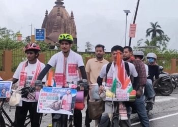 অসমৰ তিনি যুৱকৰ দুঃসাহসিক অভিযান! শিৱসাগৰৰ শিৱদৌলৰ পৰা কেদাৰনাথলৈ চাইকেল যাত্ৰা