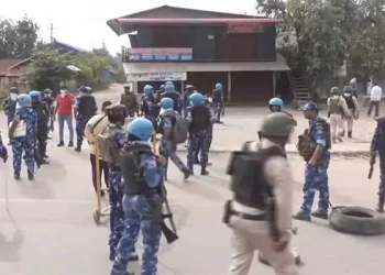 মেইটেই নেতাক গ্ৰেপ্তাৰক লৈ পুনৰ অশান্ত মণিপুৰ; ৫খন জিলাত বন্ধ ইণ্টাৰনেট সেৱা