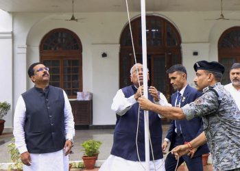 ক্ষমতাত থাকিবলৈ বিজেপি যিকোনো পৰ্যায়লৈ যাব পাৰে- কংগ্ৰেছ সভাপতি মল্লিকাৰ্জুন খাৰ্গে