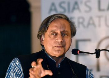 ‘সমস্যা ক’ত?’, কংগ্ৰেছৰ বিপৰীত সুৰত প্ৰধানমন্ত্ৰী আৰু মুখ্যমন্ত্ৰীক অপসাৰণ কৰা বিধেয়কক সমৰ্থন শশী থাৰুৰৰ