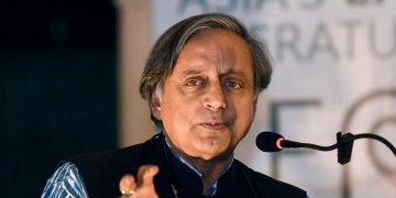 ‘সমস্যা ক’ত?’, কংগ্ৰেছৰ বিপৰীত সুৰত প্ৰধানমন্ত্ৰী আৰু মুখ্যমন্ত্ৰীক অপসাৰণ কৰা বিধেয়কক সমৰ্থন শশী থাৰুৰৰ