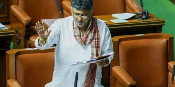 বিধানসভাত RSS-ৰ প্ৰাৰ্থনা পৰিৱেশন ডি কে শিৱকুমাৰৰ, উচ্ছ্বসিত বিজেপি