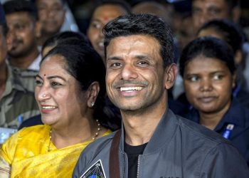 মহাকাশৰ সপোন পূৰণ কৰি ‘গৃহভূমি’লৈ উভতিল শুভাংশু শুক্লা: ক’লে- ‘এয়া এক অদ্ভুত অনুভৱ’