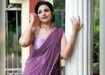 হোটেললৈ আমন্ত্ৰণ! অভিনেত্ৰীক আপত্তিজনক বাৰ্তা প্ৰেৰণ কৰি বিপদত বিধায়ক