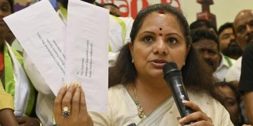 নিলম্বনৰ পাছত বিধান পৰিষদ আৰু বি আৰ এছৰ প্ৰাথমিক সদস্যপদৰ পৰা পদত্যাগ কে কবিতাৰ