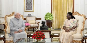 ৰাষ্ট্ৰপতি ভৱনত হঠাতে মুৰ্মুক সাক্ষাৎ প্ৰধানমন্ত্ৰী মোদীৰ, আলোচনাৰ বিষয়বস্তুক লৈ জল্পনা-কল্পনা