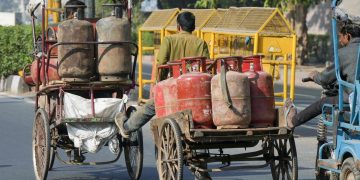 ১ ছেপ্টেম্বৰৰ পৰা ৫১.৫০ টকা হ্ৰাস পাব বাণিজ্যিক চিলিণ্ডাৰ মূল্য; অপৰিৱৰ্তিত ঘৰুৱা চিলিণ্ডাৰৰ দাম
