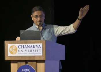 বিকশিত ভাৰতৰ পথত ন্যায়িক ব্যৱস্থাক “বাধা” আখ্যা প্ৰধানমন্ত্ৰীৰ উপদেষ্টা সঞ্জীৱ সন্যালৰ! আদালত অৱমাননাৰ আবেদন দাখিল