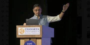 বিকশিত ভাৰতৰ পথত ন্যায়িক ব্যৱস্থাক “বাধা” আখ্যা প্ৰধানমন্ত্ৰীৰ উপদেষ্টা সঞ্জীৱ সন্যালৰ! আদালত অৱমাননাৰ আবেদন দাখিল