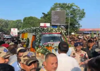 অসমবাসীক কন্দুৱাই মৰমৰ জুবিনৰ এয়া শেষ যাত্ৰাঃ LIVE