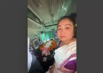 জুবিন গাৰ্গৰ নশ্বৰ দেহৰ সৈতে গৰিমা শইকীয়াৰ যাত্ৰা! এই আৱেগিক মুহূৰ্তই ভেদি গৈছে বুকু