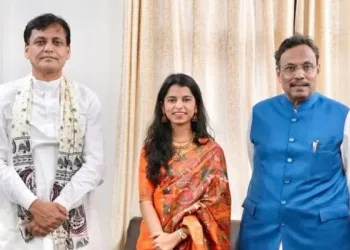বিহাৰ নিৰ্বাচনৰ পূৰ্বে বিজেপিত যোগদান সুকণ্ঠী গায়িকা মৈথেলী ঠাকুৰৰ