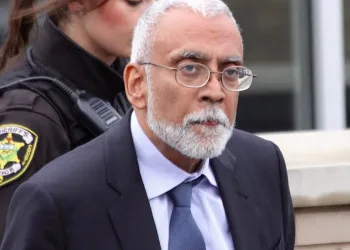 ৪৩ বছৰৰ কাৰাদণ্ডৰ পিছত দোষমুক্ত, কিন্তু আমেৰিকাত পুনৰ গ্ৰেপ্তাৰ ভাৰতীয় মূলৰ লোক!