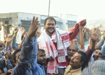 শিৱসাগৰত অখিল গগৈৰ হুংকাৰ: “মোৰ জয় এহেজাৰ শতাংশ নিশ্চিত”