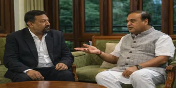  ঠেহ ভাঙিলে মুখ্যমন্ত্ৰীয়ে! হিমন্ত বিশ্ব শৰ্মাৰ সাক্ষাতৰ পিছতে দিছপুৰত টিকট বঞ্চিত অতুল বৰাৰ বিদ্ৰোহৰ সিদ্ধান্ত ত্যাগ