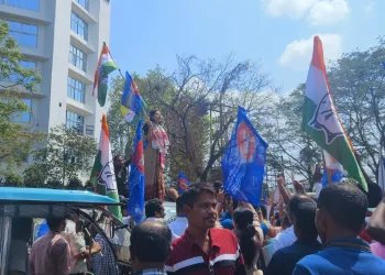 ‘পৰিৱৰ্তনৰ আশাৰে প্ৰথমখন যুঁজ’: মনোনয়ন দাখিল কৰিলে অসম জাতীয় পৰিষদৰ মধ্য গুৱাহাটী ‎সমষ্টিৰ প্ৰাৰ্থী কুংকী চৌধুৰীয়ে
