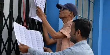 পশ্চিমবংগৰ ভোটাৰ তালিকা সংশোধনীক লৈ ব্যাপক বিতৰ্ক: ৩৪ লাখ আপীলৰ বিপৰীতে মাত্ৰ ১৬০৭ জনৰ নাম অন্তৰ্ভুক্ত