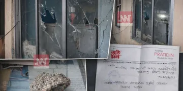নিৰ্বাচনৰ পাছতেই গণতন্ত্ৰৰ চতুৰ্থ স্তম্ভত আঘাত! লখিমপুৰত ‘অসমীয়া প্ৰতিদিন’ৰ কাৰ্যালয়ত দুৰ্বৃত্তৰ আক্ৰমণ