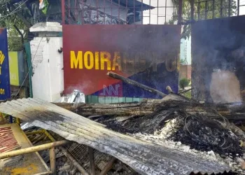 মণিপুৰৰ বিষ্ণুপুৰত প্ৰতিবাদকাৰীৰ ওপৰত নিৰাপত্তাৰক্ষীৰ গুলীচালনা; পাঁচখন জিলাত ইণ্টাৰনেট সেৱা কৰ্তন