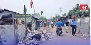 লামডিং ৰে’লৱে কলনিত আৱৰ্জনাৰ পাহাৰ; স্বাস্থ্যৰ প্ৰতি চৰম ভাবুকি স্বত্বেও নীৰৱ কৰ্তৃপক্ষ