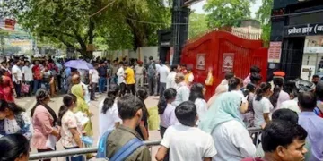 ফিজিক্সত পাইছিল মাত্ৰ ৯, ‘ডাক্তৰ’ হ’ব বিচৰা পুত্ৰৰ বাবে পিতৃয়ে ১০ লাখত কিনিছিল NEET-ৰ প্ৰশ্নকাকত