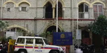 মদ্যপানৰ বাবে আমন্ত্ৰণ পত্নীৰ প্ৰেমিকক; একেলগে বহিছিল সুৰাৰ আড্ডাত, তাৰ পিছত…