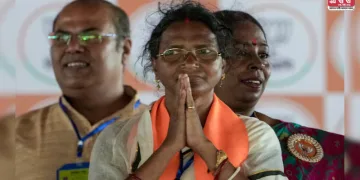 ন্যায়ৰ যুঁজত জনতাৰ সঁহাৰি: ৰাজনীতিৰ পথাৰত জয়ী হ’ল আৰ জি কৰৰ ভুক্তভোগী চিকিৎসকৰ মাতৃ
