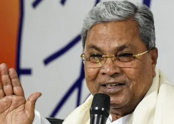 মুখ্যমন্ত্ৰী পদ এৰিলেও দিল্লী নহয়! কংগ্ৰেছ হাইকমাণ্ডৰ ৰাজ্যসভাৰ প্ৰস্তাৱ নাকচ কৰিলে সিদ্দাৰামাইয়াই