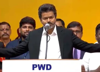 তামিলনাডুত ইতিহাসৰ পাতনি: মুখ্যমন্ত্ৰী হিচাপে শপত ল’লে থলপতি বিজয়ে